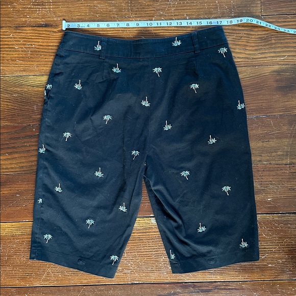 Briggs New York Women's Black Bermuda Shorts with Embroidered Palms - Picture 4 of 4